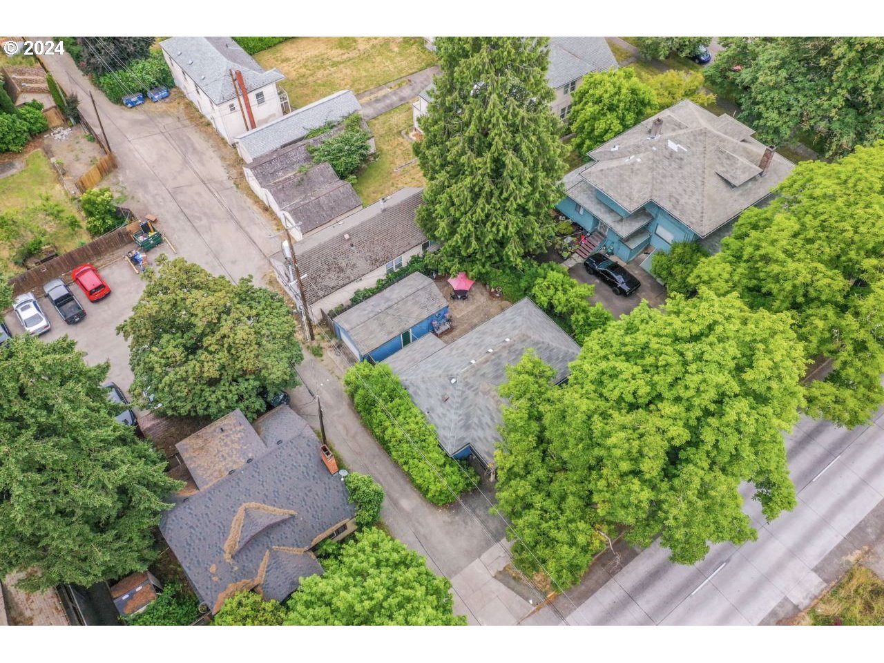 1040 Jefferson Street Eugene, OR 97402 - Photo 35 of 36 an aerial view of a house with a yard