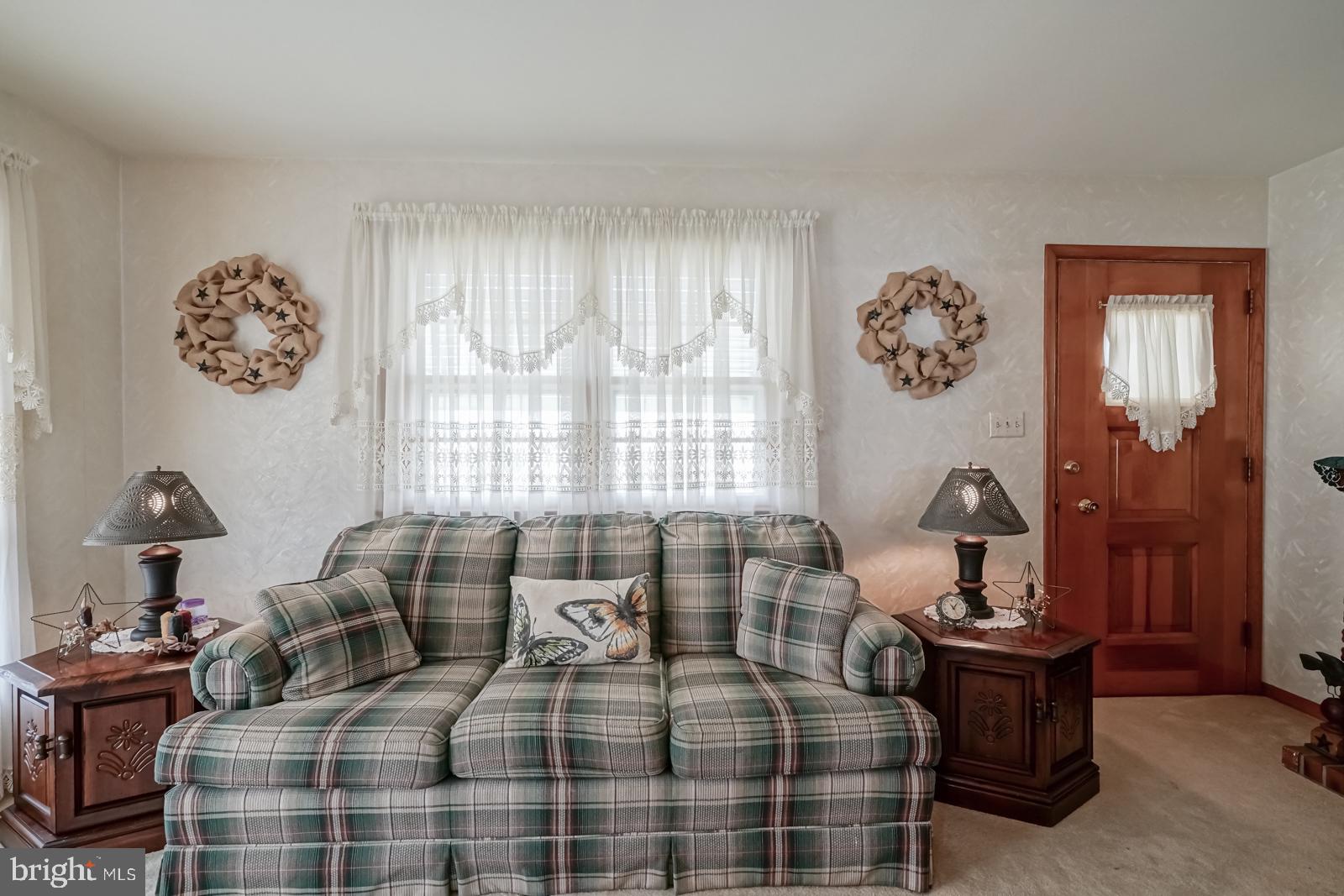 10 Eaton Road Pennsville, NJ 08070 - Photo 14 of 31 Living Room with Lots of Natural Light