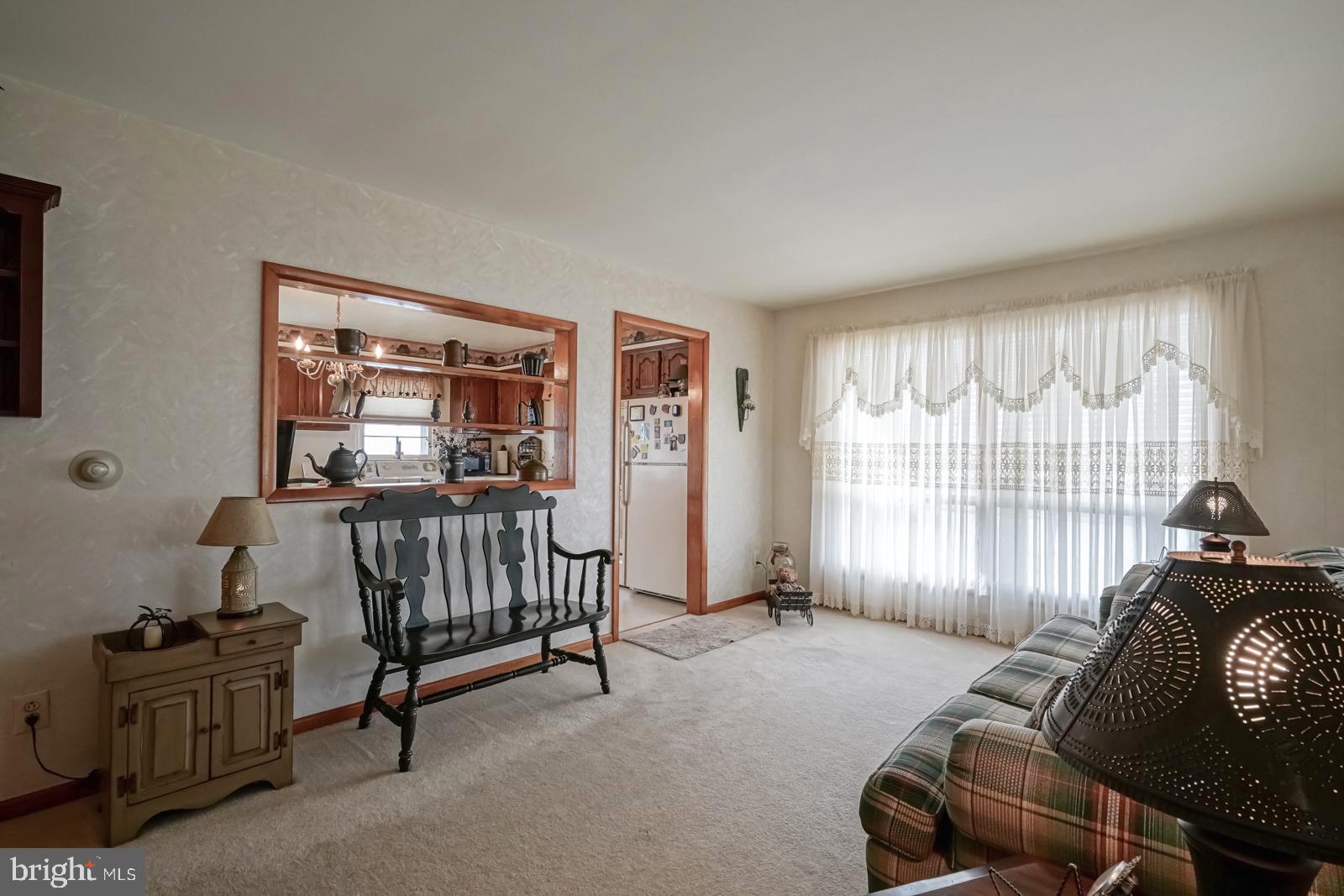 10 Eaton Road Pennsville, NJ 08070 - Photo 6 of 31 Living Room 13x12
