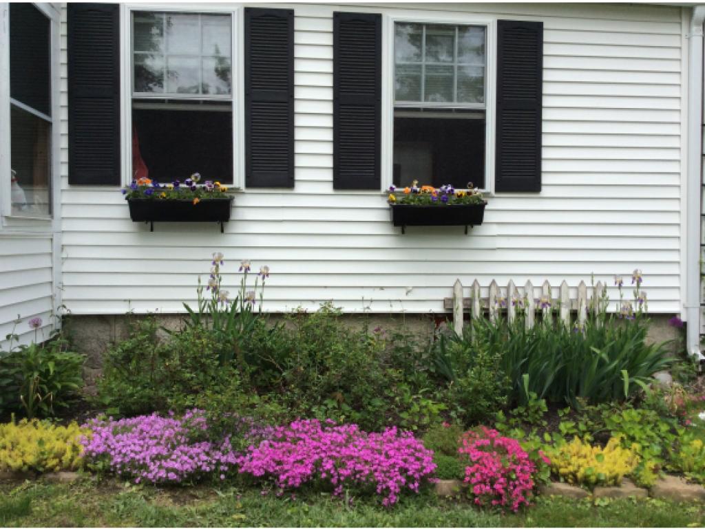 35 Forest Road Wilton, NH 03086 - Photo 3 of 27