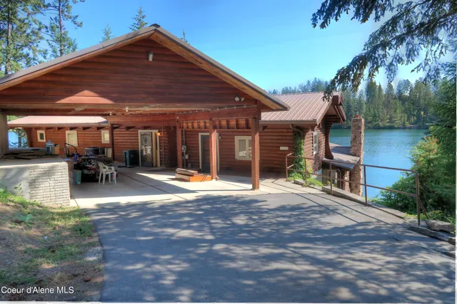 $1,595,000 | 10375 West Shale Court, Post Falls, ID 83854