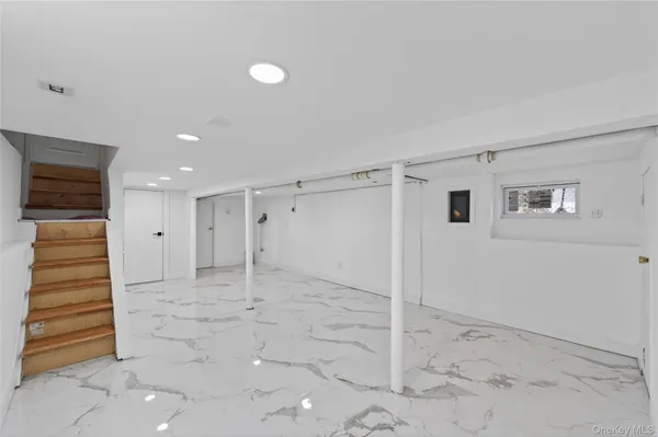 $779,999 | 172-09 140th Avenue | Rochdale