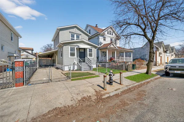 $779,999 | 172-09 140th Avenue | Rochdale