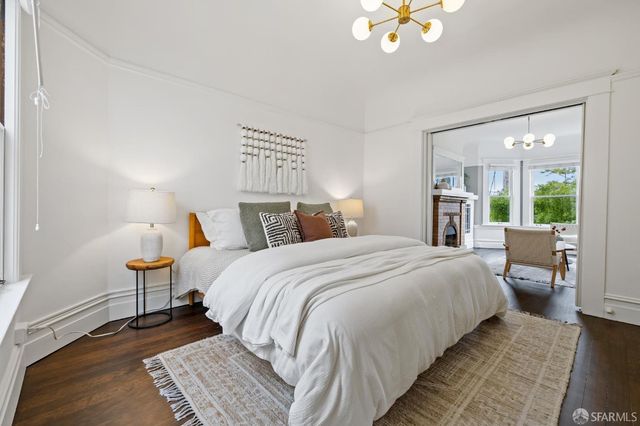 a picture of a black and white wall