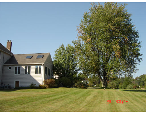 71 Heywood Road Sterling, MA 01564 - Photo 4 of 12 Gallery Image 4