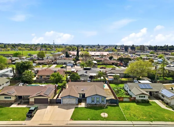 $379,999 | 337 East Deodar Lane, Lemoore, CA 93245