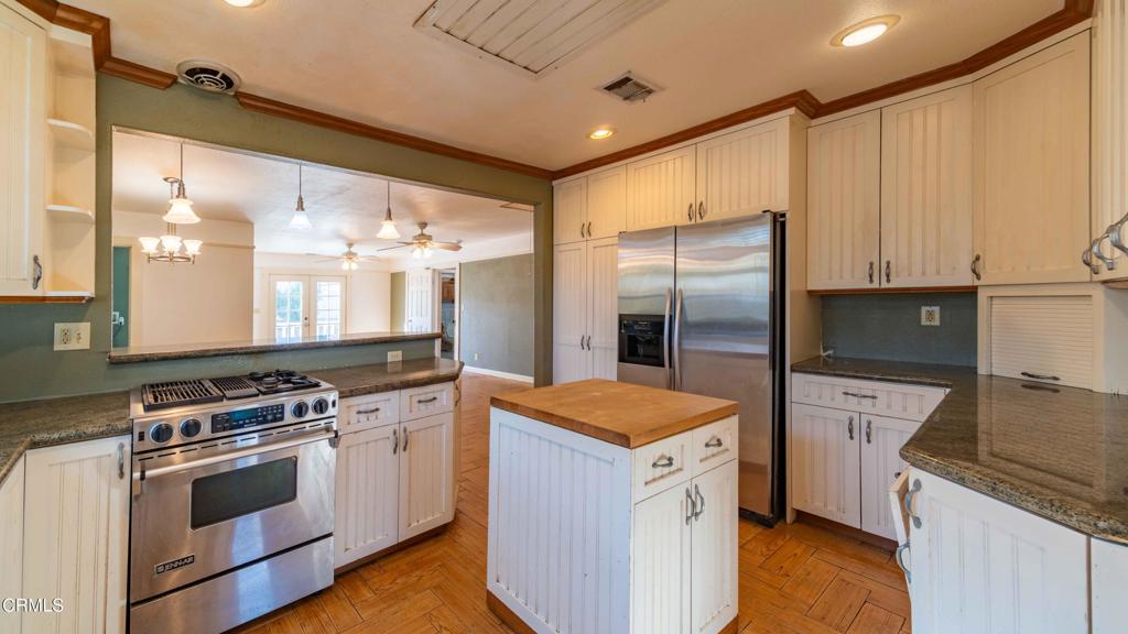 1331 Richmond Road Santa Paula, CA 93060 - Photo 2 of 43 1331 Richmond Rd - Kitchen 1