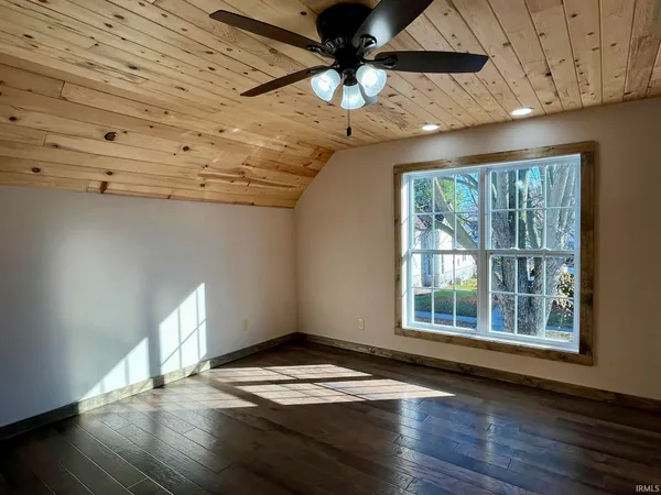 $233,900 | 484 West 5th Street, Peru, IN 46970