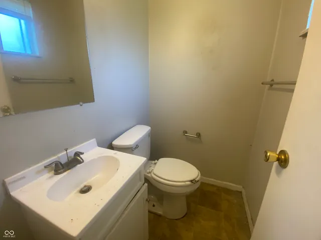 $186,000 | 667 East Edgewood Avenue, Indianapolis, IN 46227