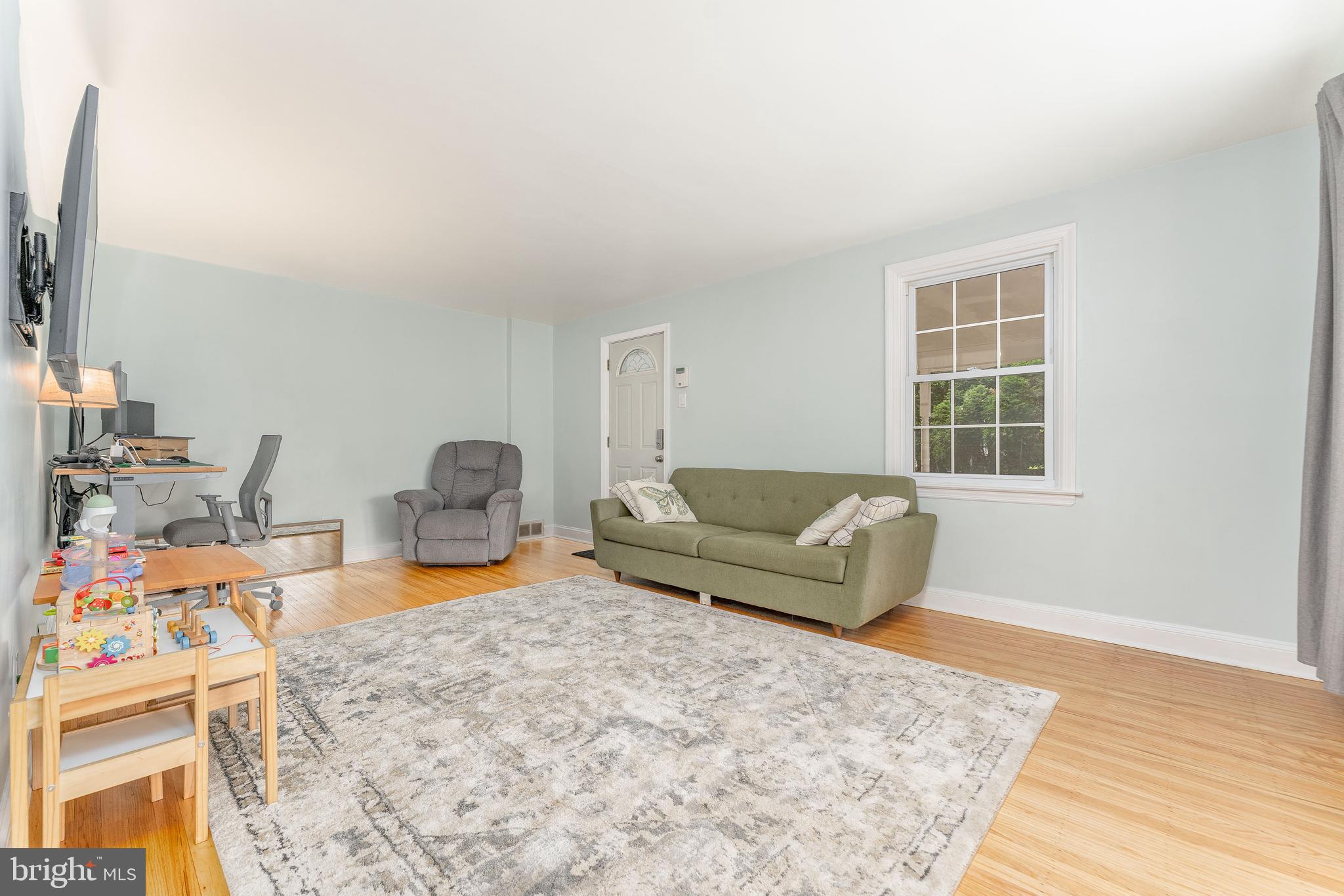 1702 Tyson Road Havertown, PA 19083 - Photo 6 of 41 Living Room