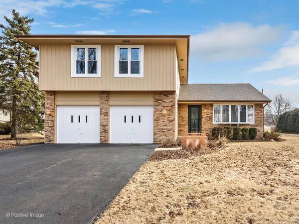 $3,800 | 887 Braintree Lane, Bartlett, IL 60103