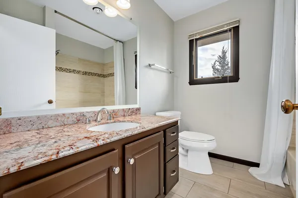 $3,800 | 887 Braintree Lane, Bartlett, IL 60103