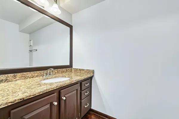 $3,800 | 887 Braintree Lane, Bartlett, IL 60103