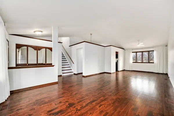 $3,800 | 887 Braintree Lane, Bartlett, IL 60103