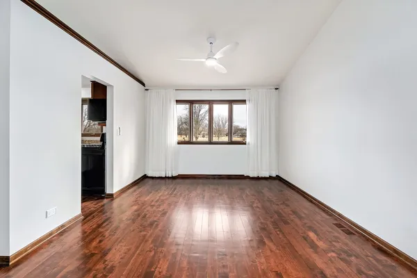 $3,800 | 887 Braintree Lane, Bartlett, IL 60103