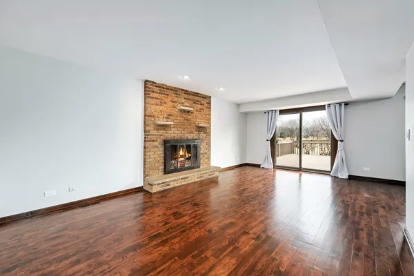 $3,800 | 887 Braintree Lane, Bartlett, IL 60103