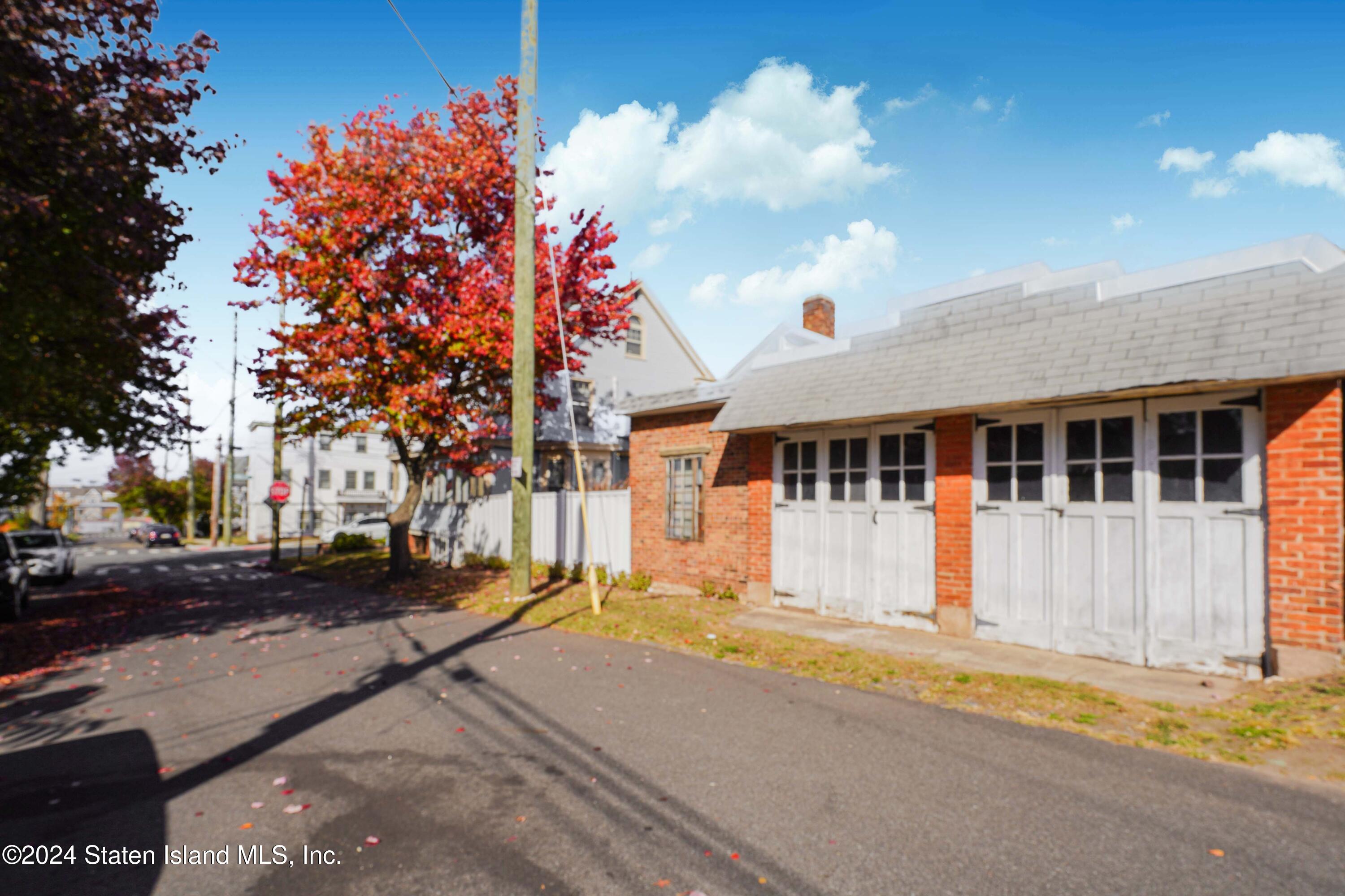 5396 Arthur Kill Road Staten Island, NY 10307 - Photo 33 of 43 Garages/Workshop