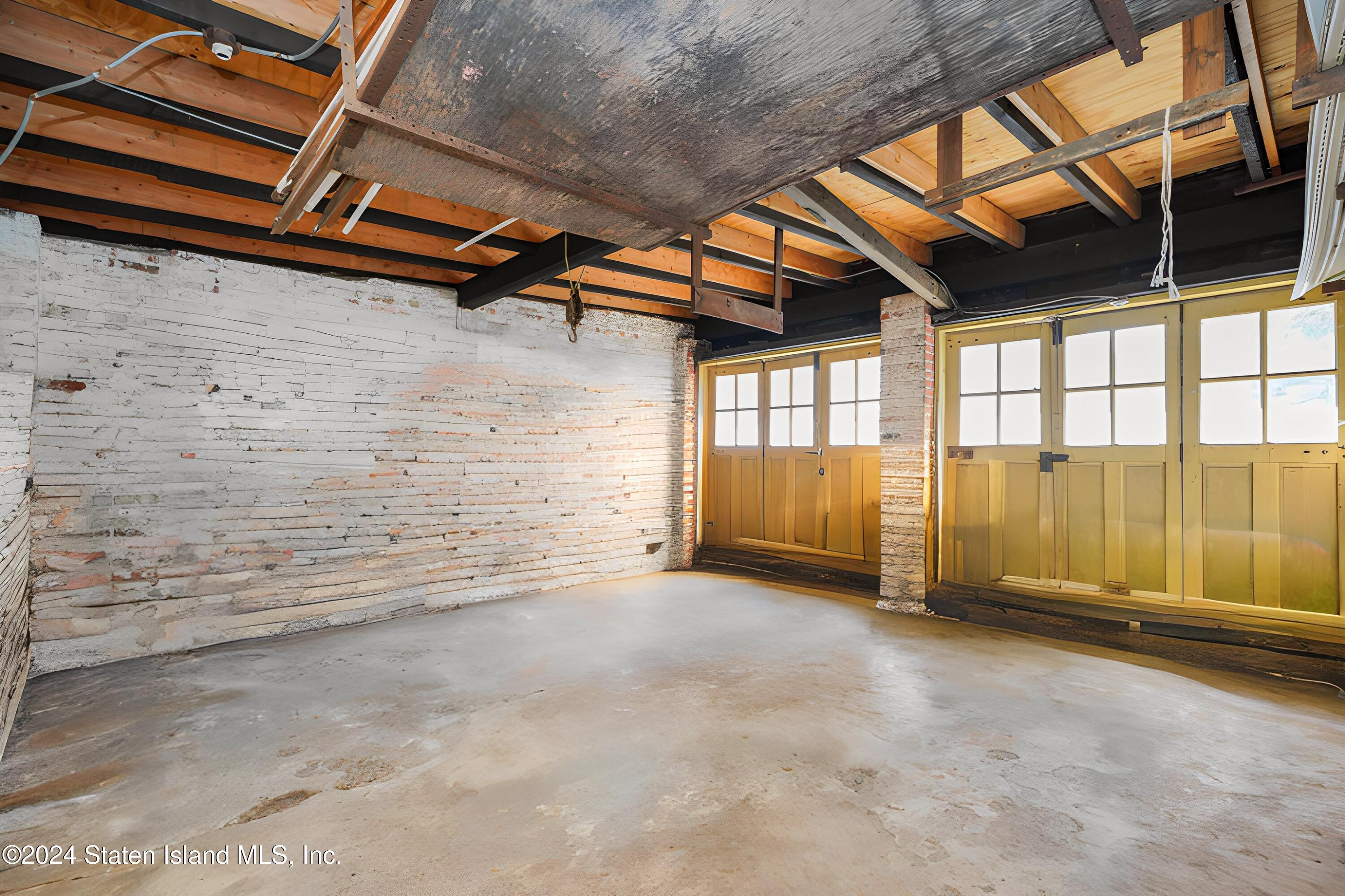 5396 Arthur Kill Road Staten Island, NY 10307 - Photo 35 of 43 Interior of Garages