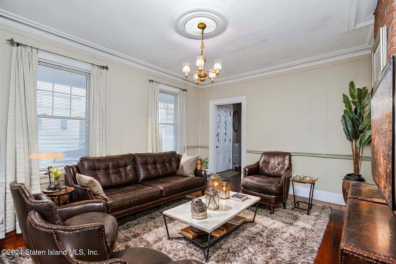5396 Arthur Kill Road Staten Island, NY 10307 - Photo 5 of 43 Living Room