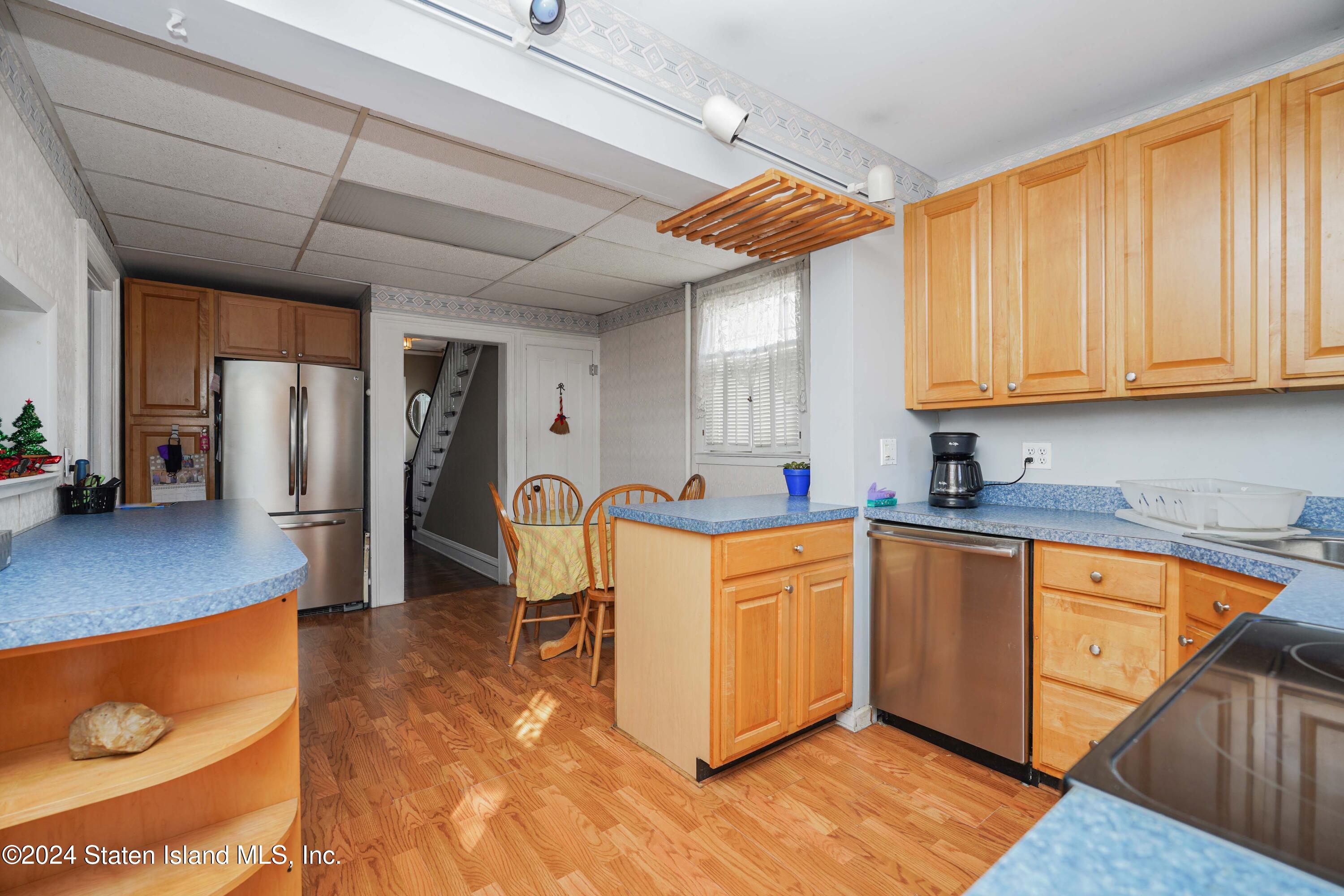 5396 Arthur Kill Road Staten Island, NY 10307 - Photo 10 of 43 Kitchen