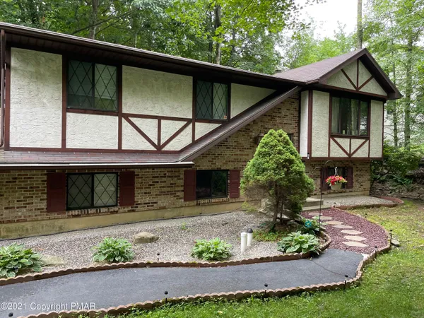 $2,500 | 51 Seneca Road, Mount Pocono, PA 18344