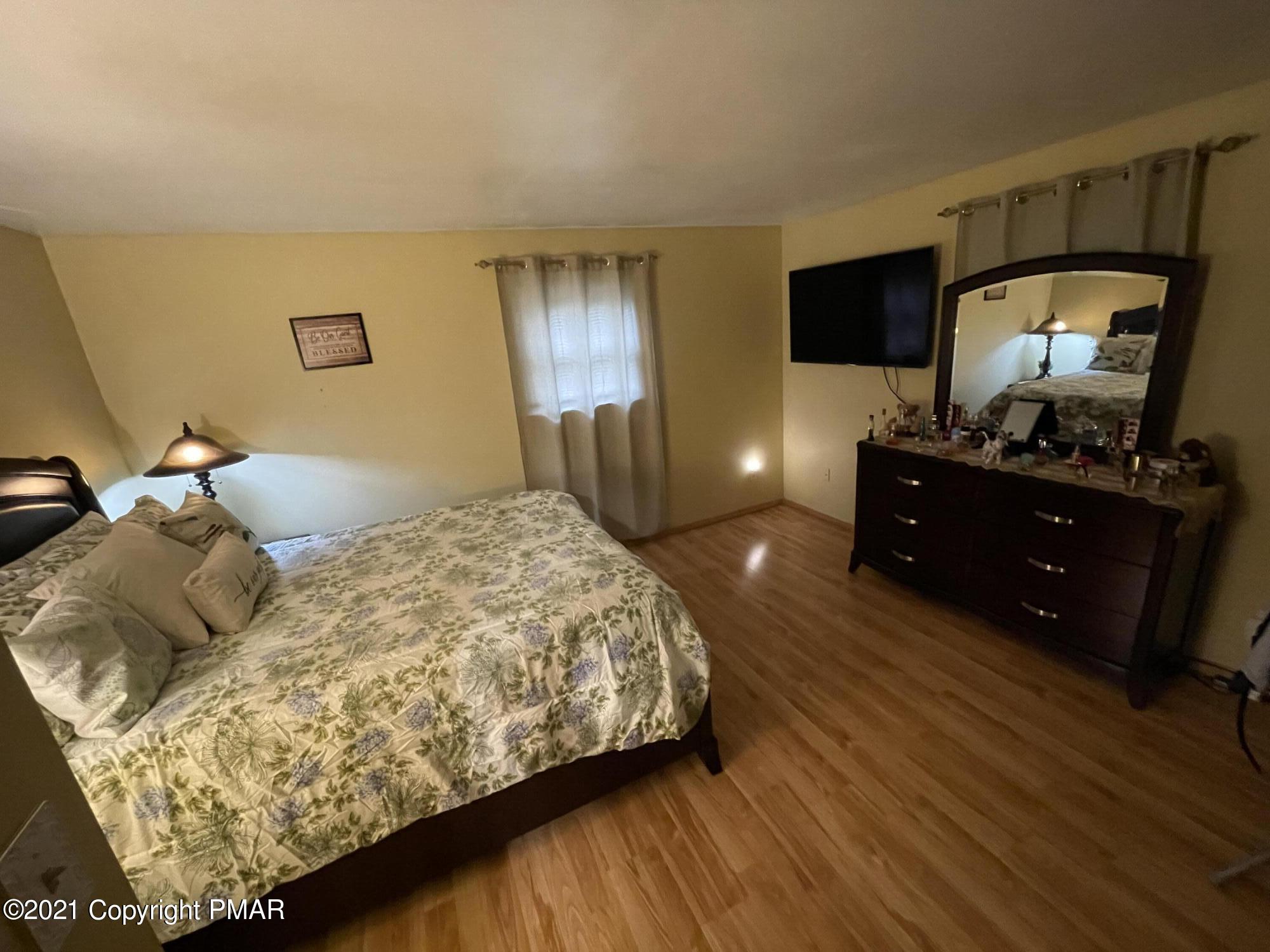 51 Seneca Road Mount Pocono, PA 18344 - Photo 8 of 34 IMG_4261 5-2