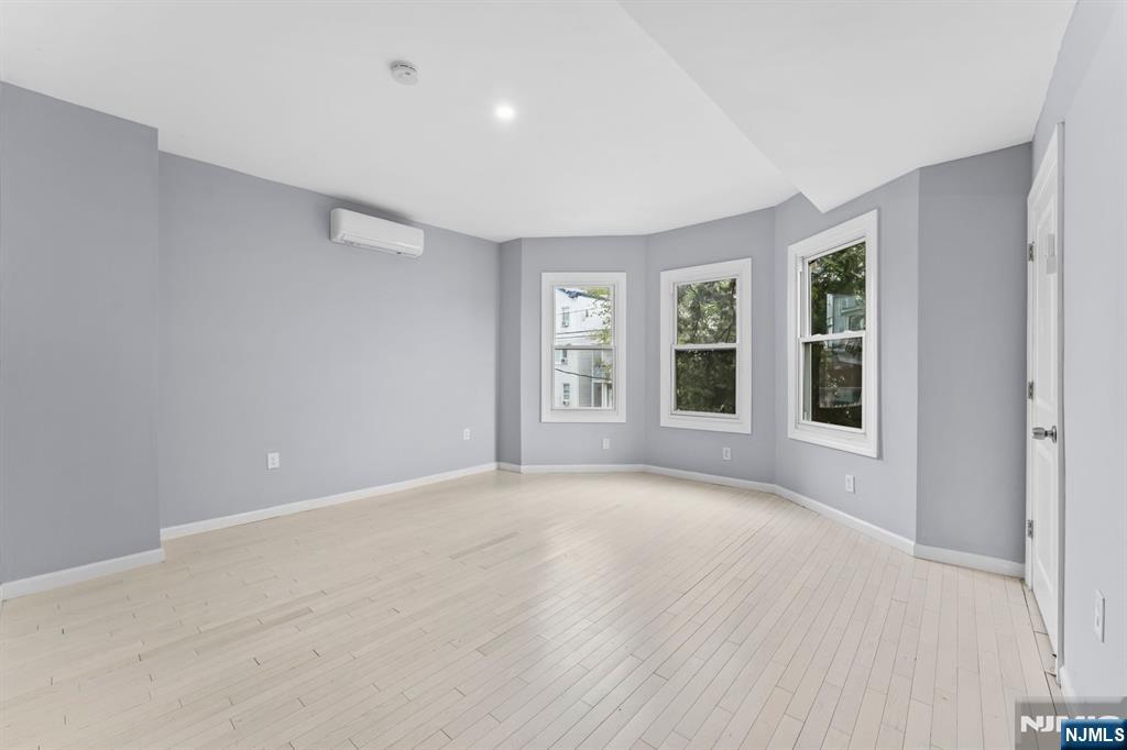 101 Lafayette Street Paterson, NJ 07524 - Photo 3 of 26