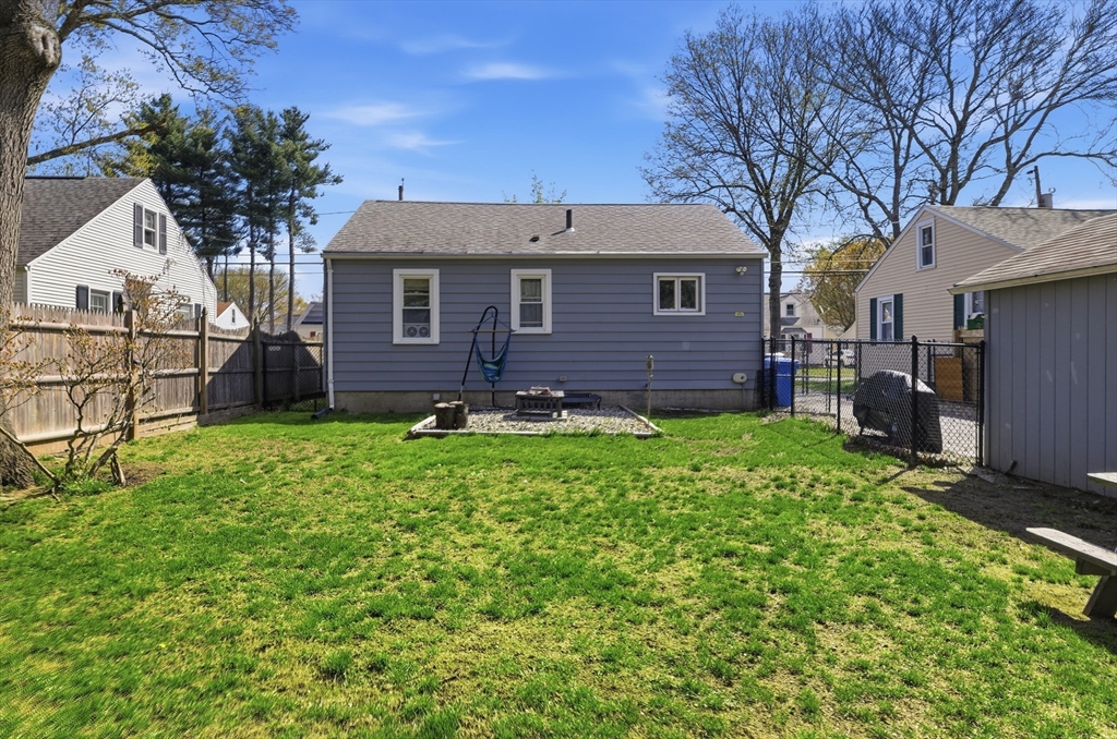 74 Gilman Street Springfield, MA 01118 - Photo 27 of 30 Gallery Image 27