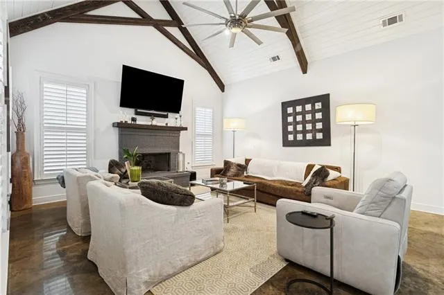 $585,000 | 960 Beauregard Parkway, Covington, LA 70433