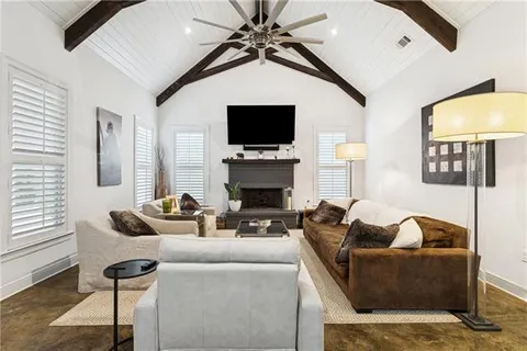 $585,000 | 960 Beauregard Parkway, Covington, LA 70433