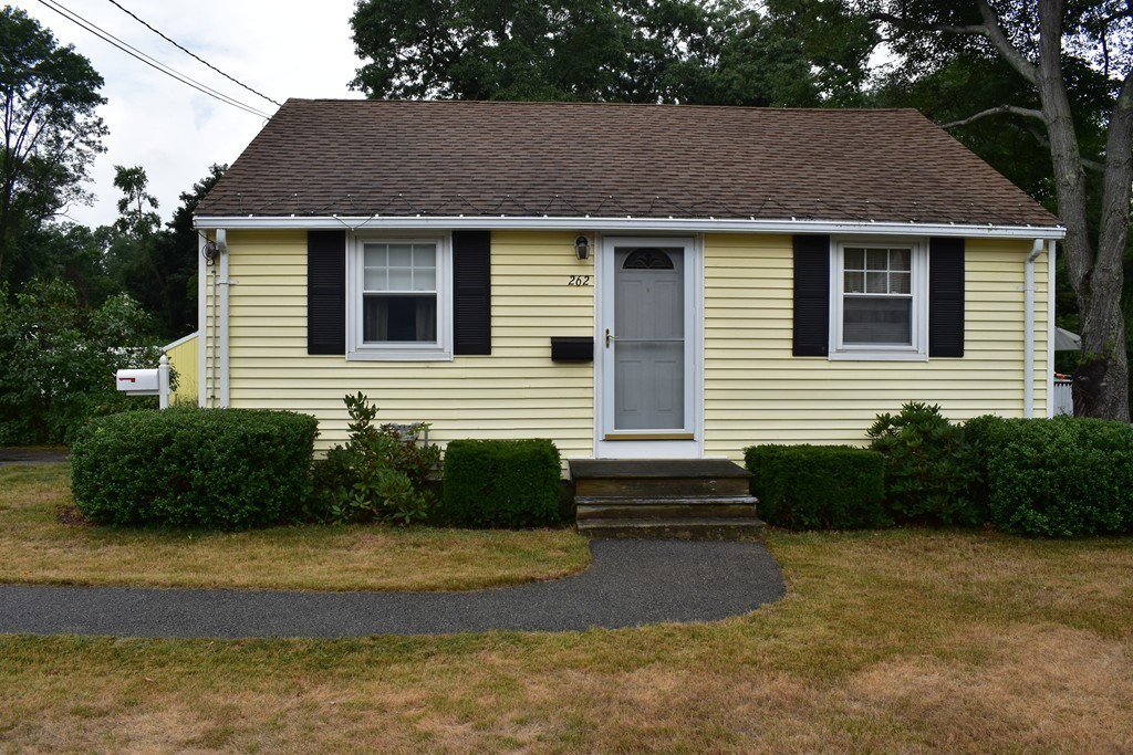 262 Burnham Road Lowell, MA 01852 - Photo 1 of 18 Gallery Image 1