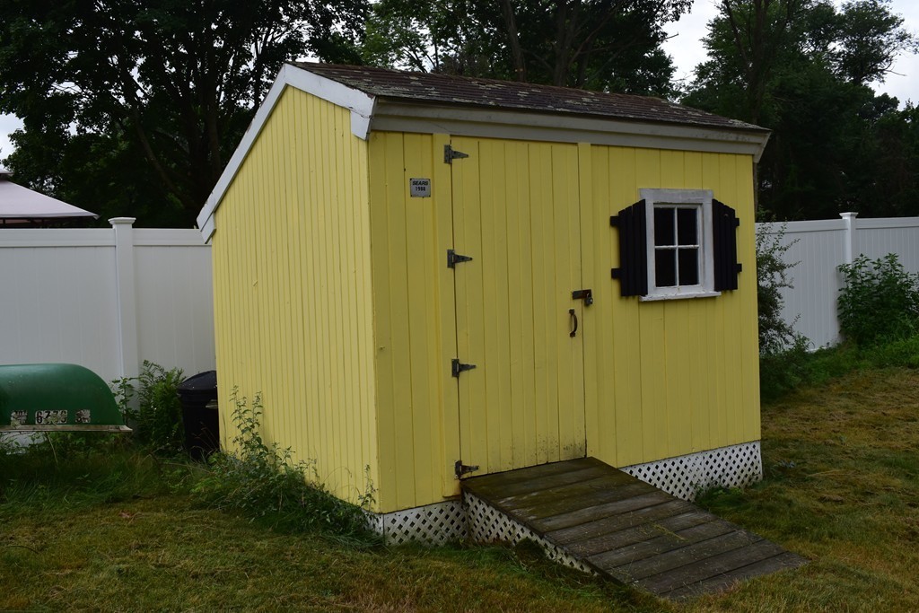 262 Burnham Road Lowell, MA 01852 - Photo 17 of 18 Gallery Image 17