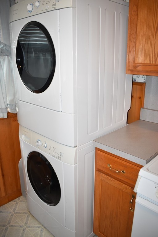 262 Burnham Road Lowell, MA 01852 - Photo 6 of 18 Gallery Image 6