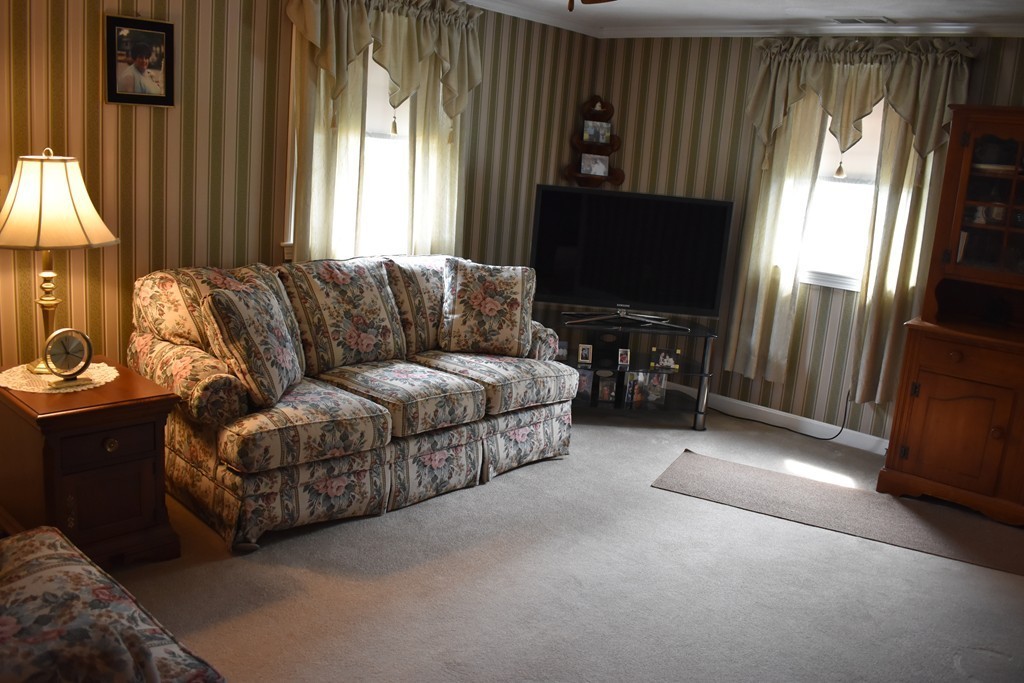 262 Burnham Road Lowell, MA 01852 - Photo 9 of 18 Gallery Image 9