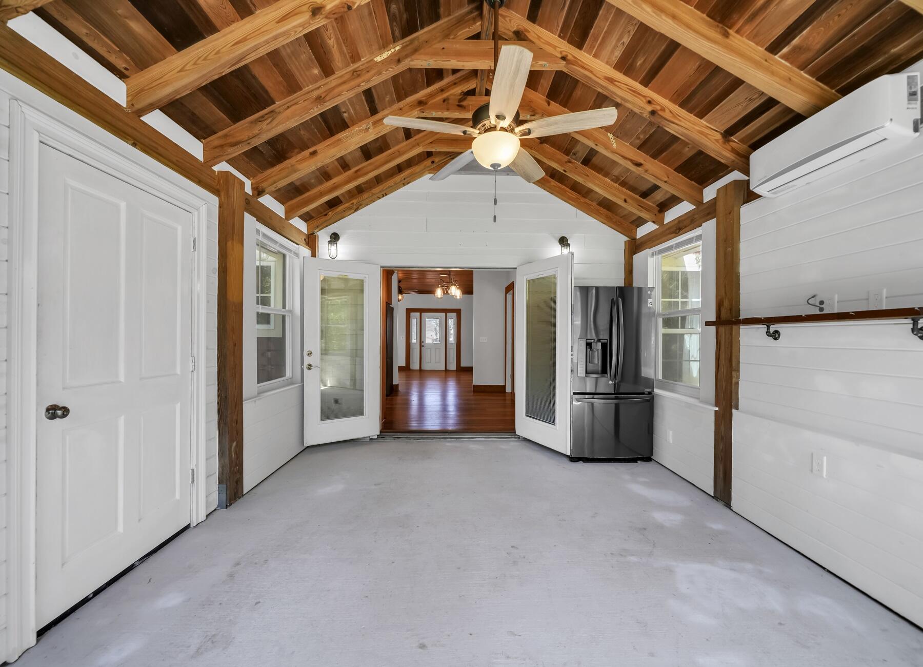 132 Hammock Oaks Boulevard Freeport, FL 32439 - Photo 25 of 45 a view of empty room with refrigerator
