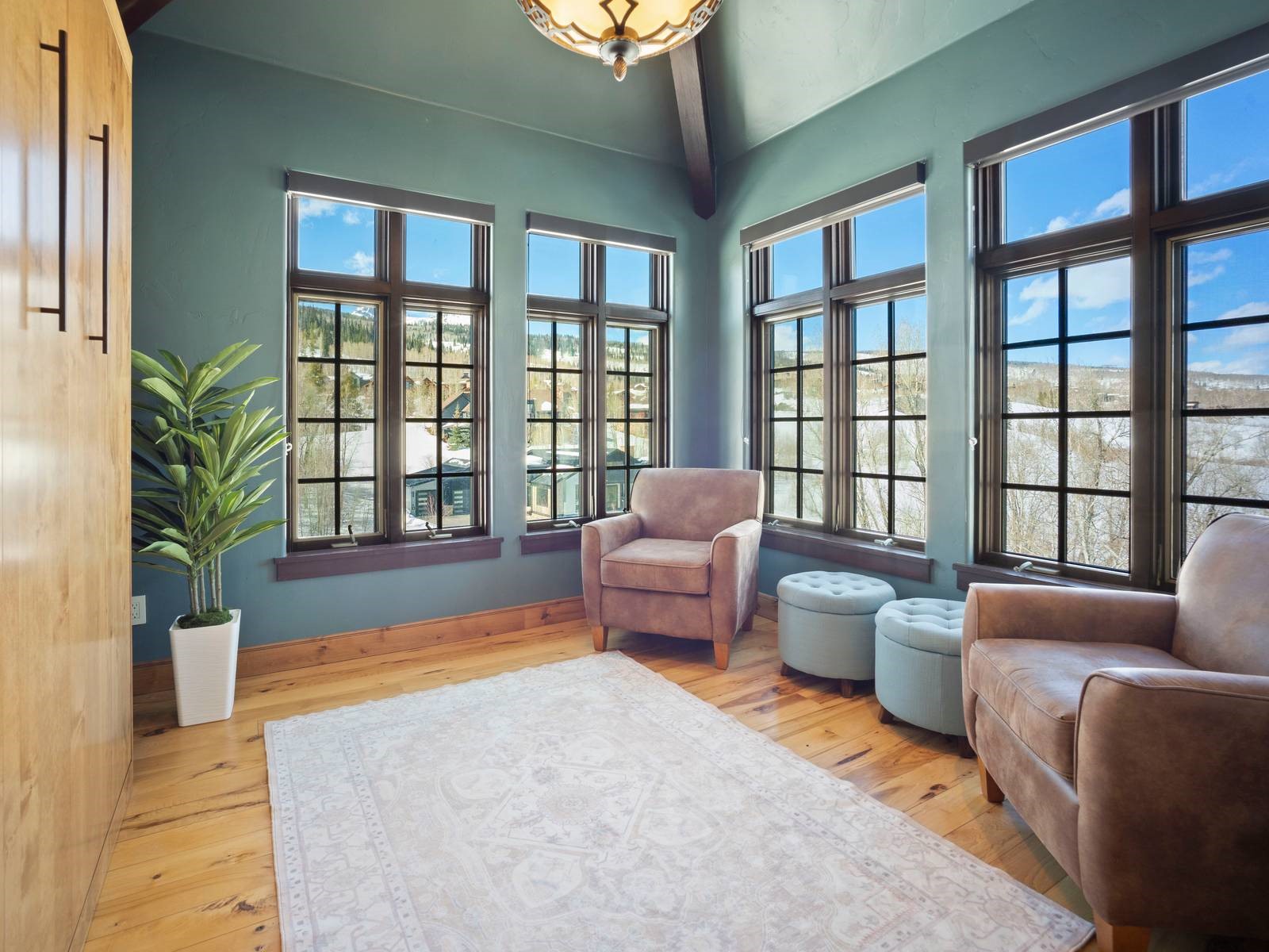 215 Game Trail Road Silverthorne, CO 80498 - Photo 16 of 43 Sitting Room