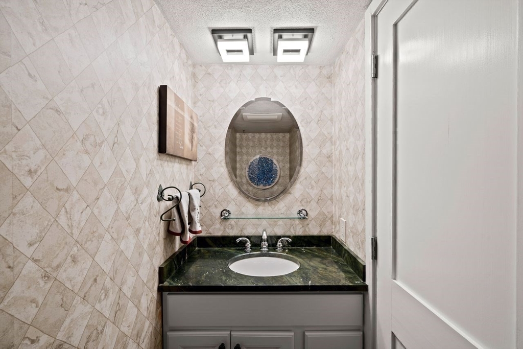 30 Mill Pond, Unit 30 North Andover, MA 01845 - Photo 17 of 42