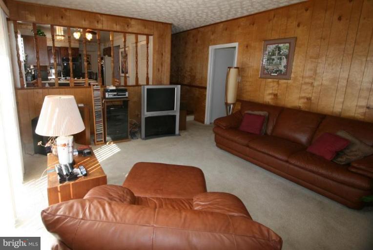 9243 Log Chain Road Columbia, MD 21045 - Photo 13 of 21 Family Room #2