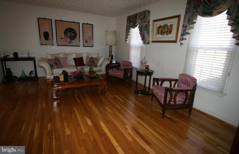 9243 Log Chain Road Columbia, MD 21045 - Photo 17 of 21 Living Room #2