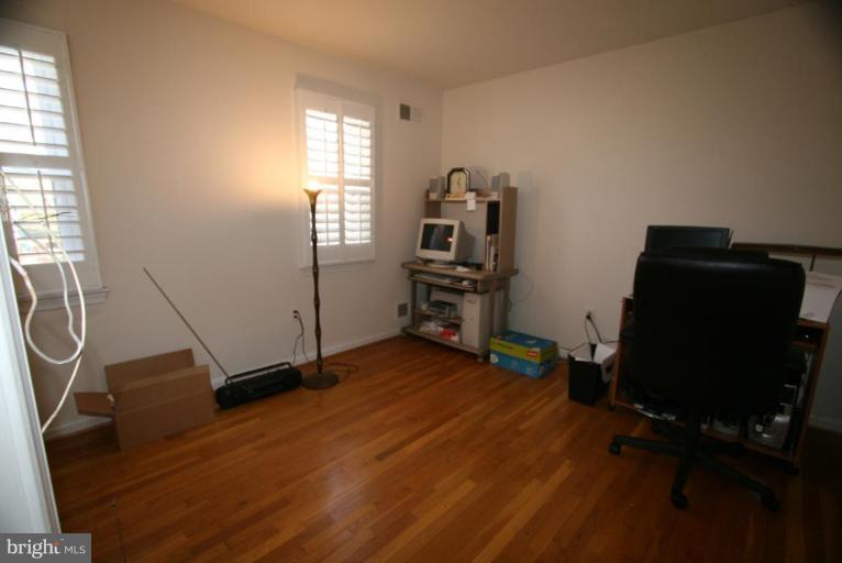 9243 Log Chain Road Columbia, MD 21045 - Photo 3 of 21 Bedroom #4