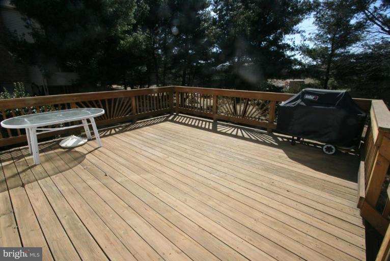 9243 Log Chain Road Columbia, MD 21045 - Photo 8 of 21 Deck