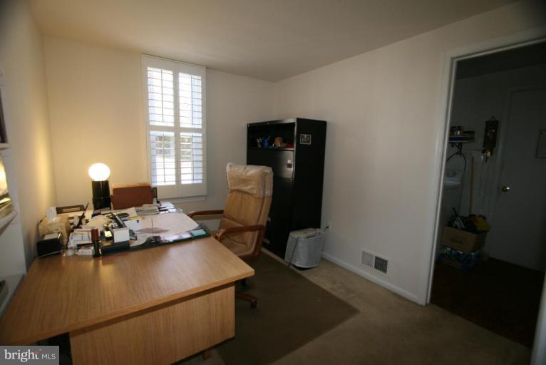 9243 Log Chain Road Columbia, MD 21045 - Photo 9 of 21 Den