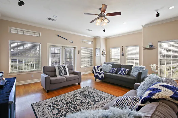 $2,700 | 612 8th Street, Kemah, TX 77565