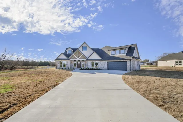 $575,000 | 2352 County Road 1112, Farmersville, TX 75442