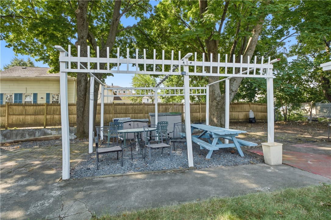 127 Meadow Street Pawtucket, RI 02860 - Photo 33 of 37