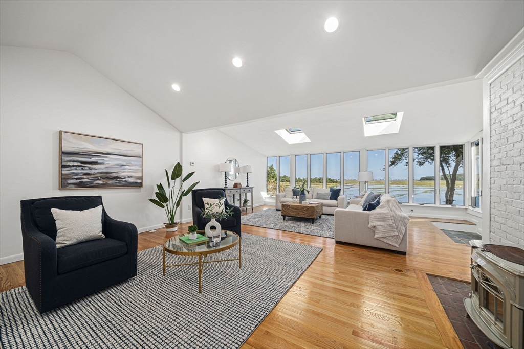 110 Damons Point Road Marshfield, MA 02050 - Photo 11 of 42 Gallery Image 11