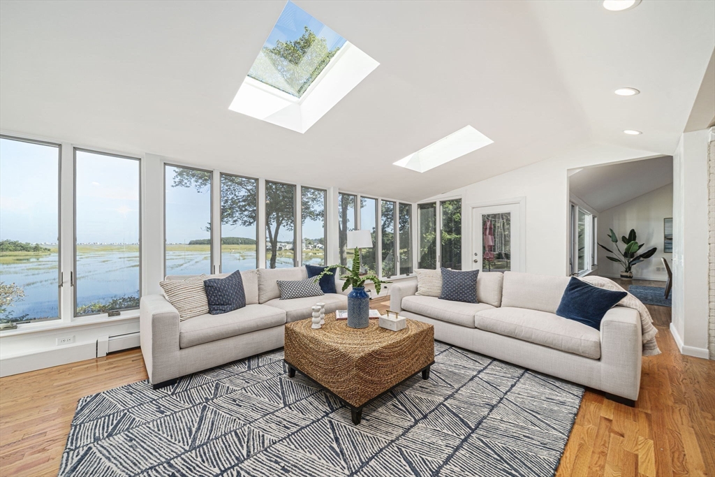 110 Damons Point Road Marshfield, MA 02050 - Photo 12 of 42 Gallery Image 12