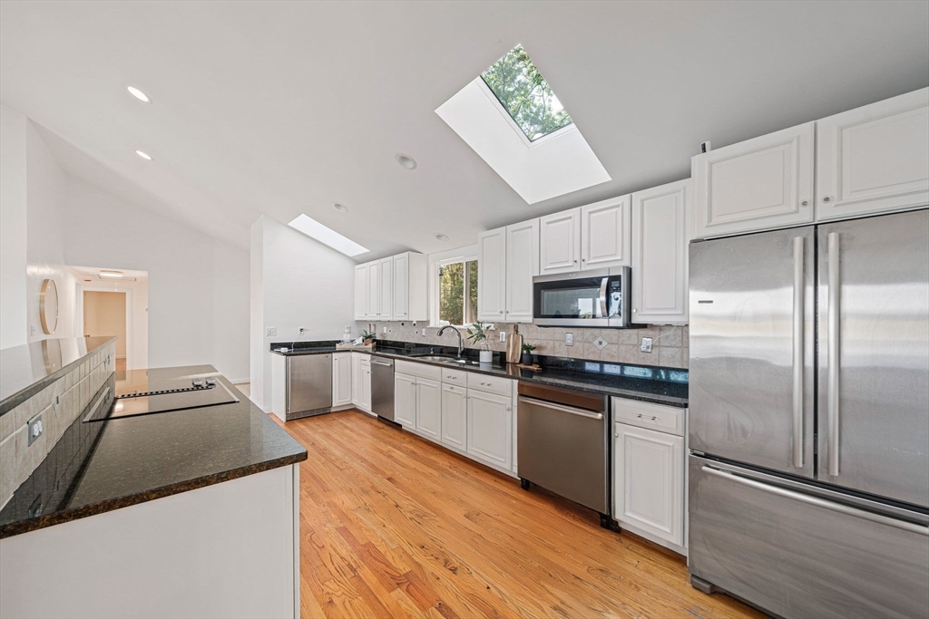 110 Damons Point Road Marshfield, MA 02050 - Photo 8 of 42 Gallery Image 8