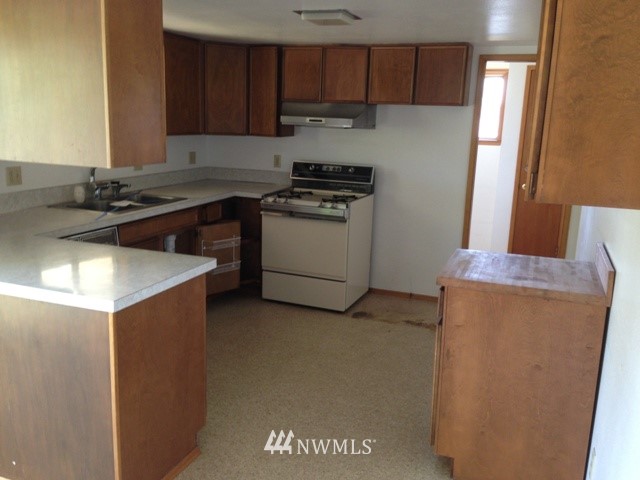 4326 Pine Road Northeast Bremerton, WA 98310 - Photo 7 of 15 Gallery Image 7
