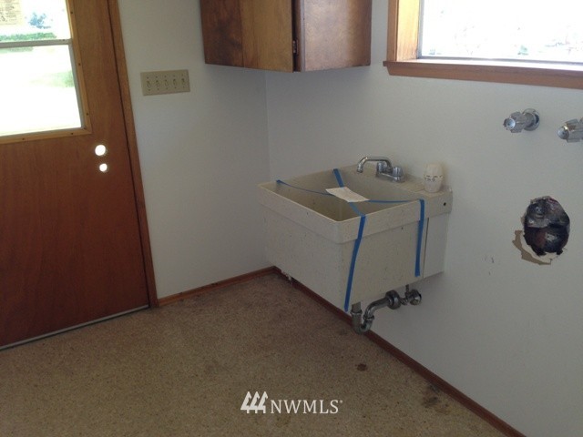 4326 Pine Road Northeast Bremerton, WA 98310 - Photo 8 of 15 Gallery Image 8